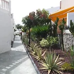 Virginia Hotel *