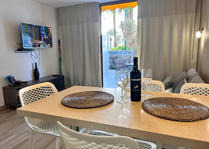 Virginia * Playa de las Americas (Tenerife)