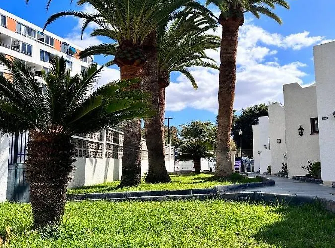 Virginia * Playa de las Americas (Tenerife)